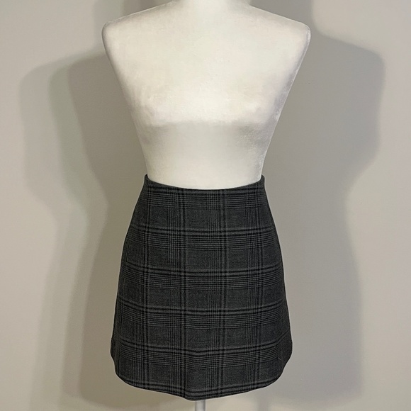NEW ARITZIA Wilfred Classic Mini Skirt Charcoal Gray Plaid WITH TAG